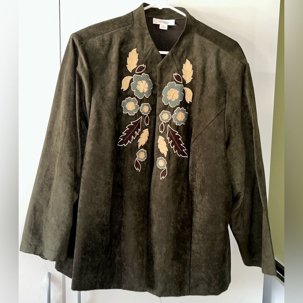 Dress Barn Size 3X Green/Brown Top w/ Embroidered Floral Accent - PERFECT COND.